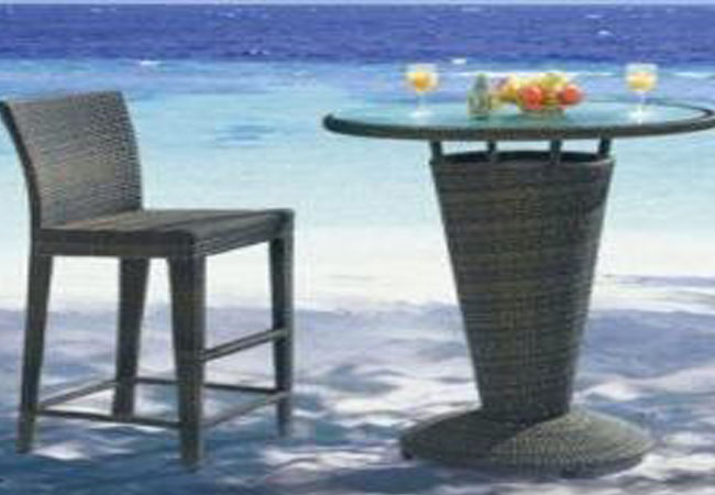 /outdoor-green-picnic-table